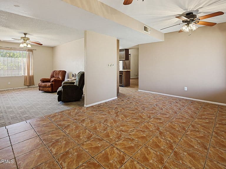 4727 W ROSEWOOD Drive photo 3